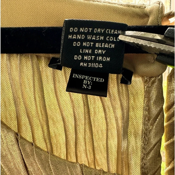 New Direction M Gold metallic layered Special Occasions tank w/back keyhole. - Picture 7 of 7